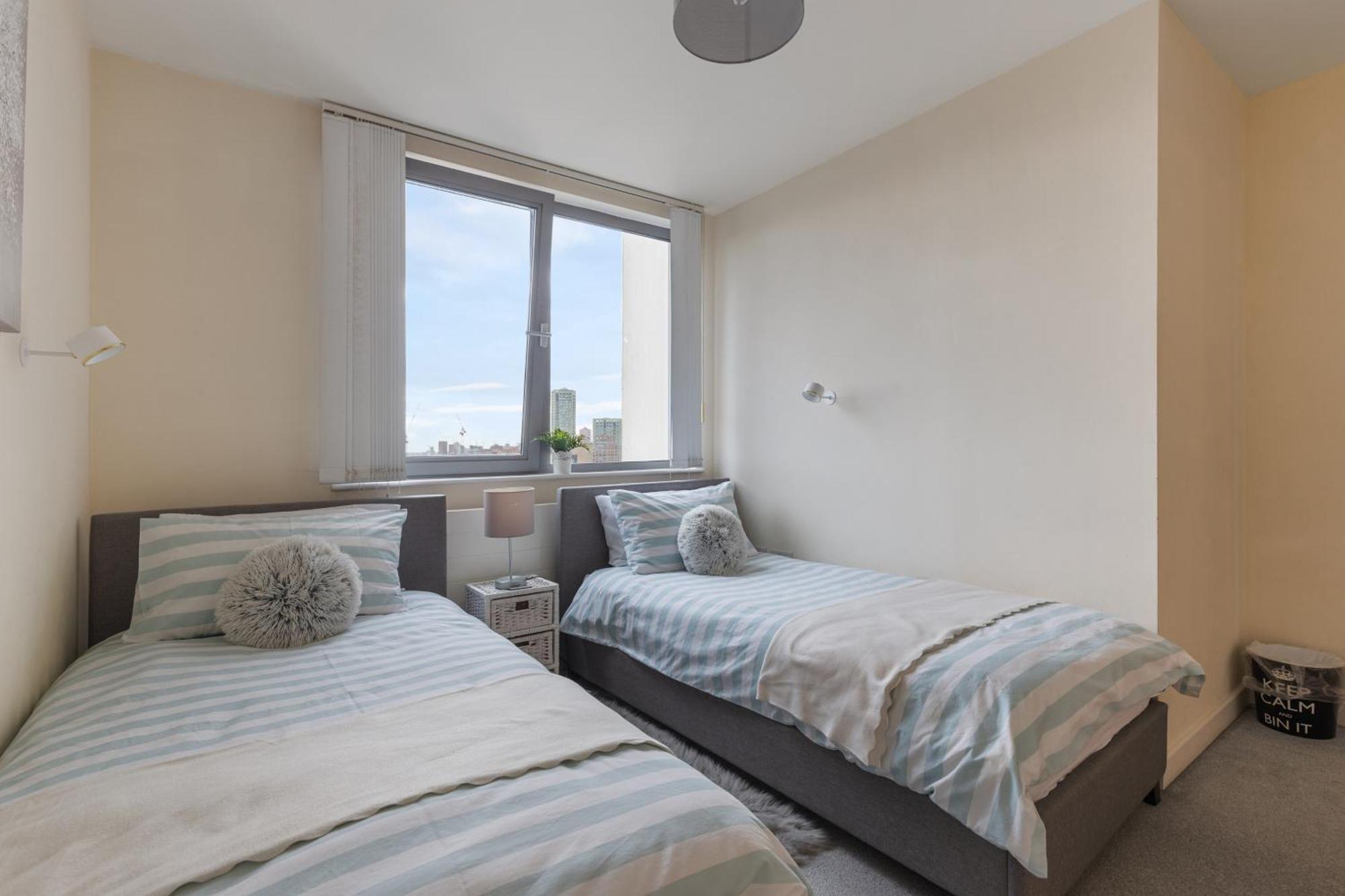 Stratford Skyview Apartment Londra Esterno foto